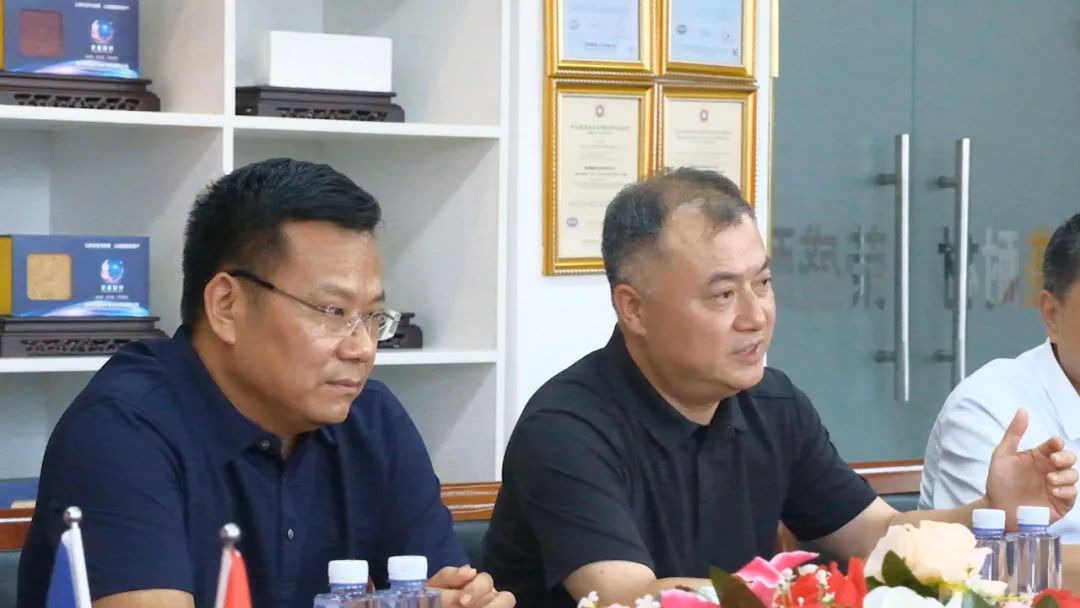 新密市委常委、政法委書記劉軍杰一行蒞臨榮盛科技集團調研指導