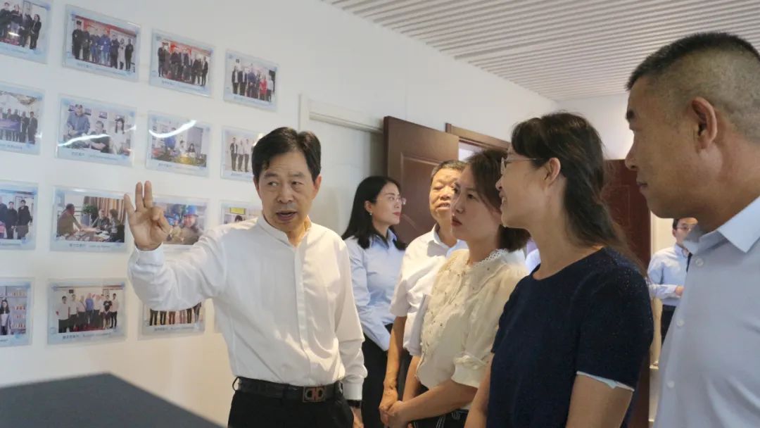 新密市委常委、政法委書記劉軍杰一行蒞臨榮盛科技集團調研指導